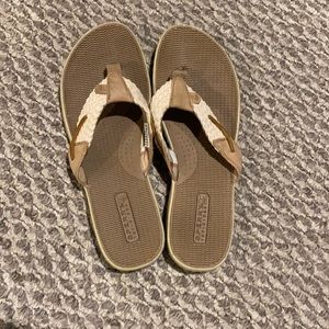 Sperry summer flip flops